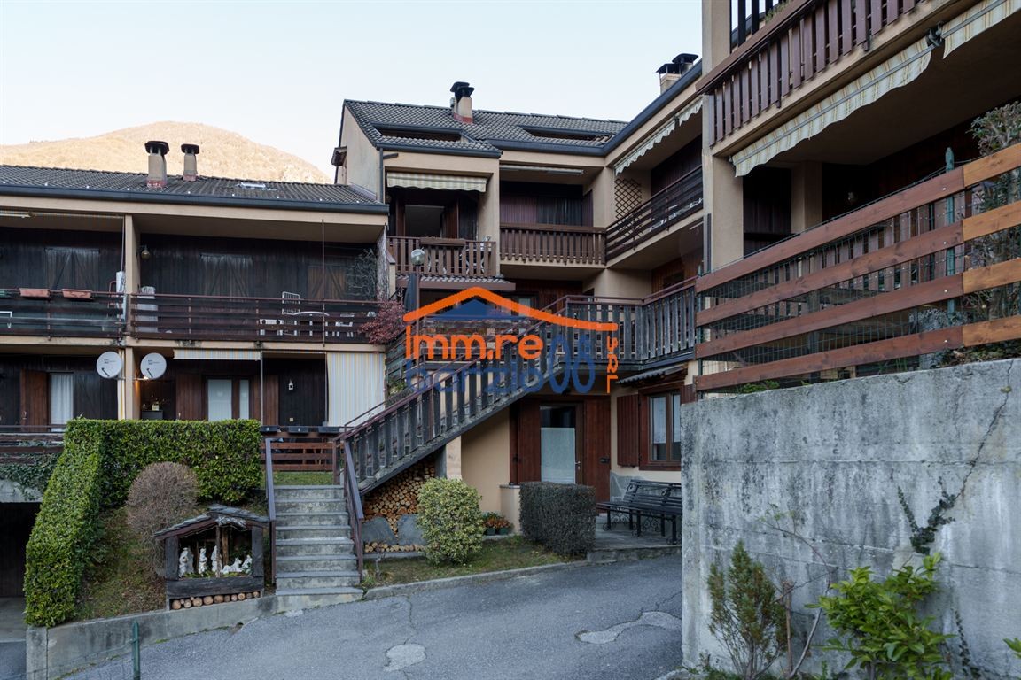 TRILOCALE CON BALCONI E CANTINA