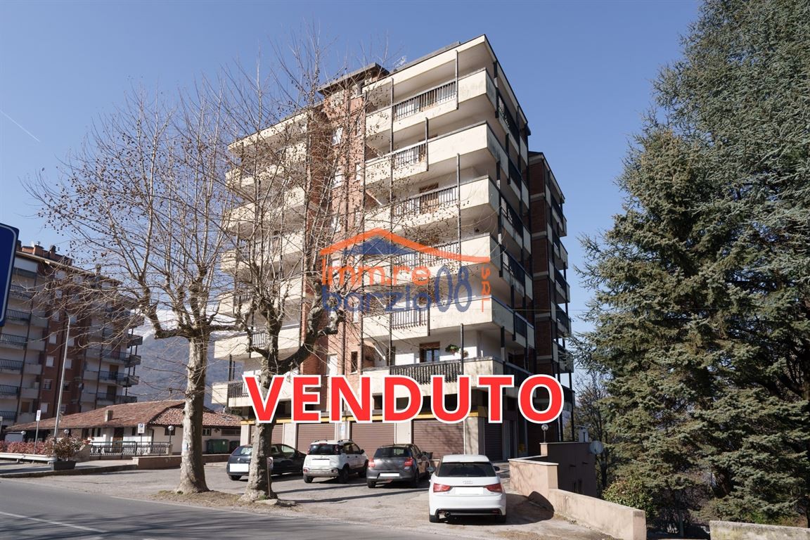 QUADRILOCALE CON BALCONI E BOX - CREMENO LOC. MAGGIO