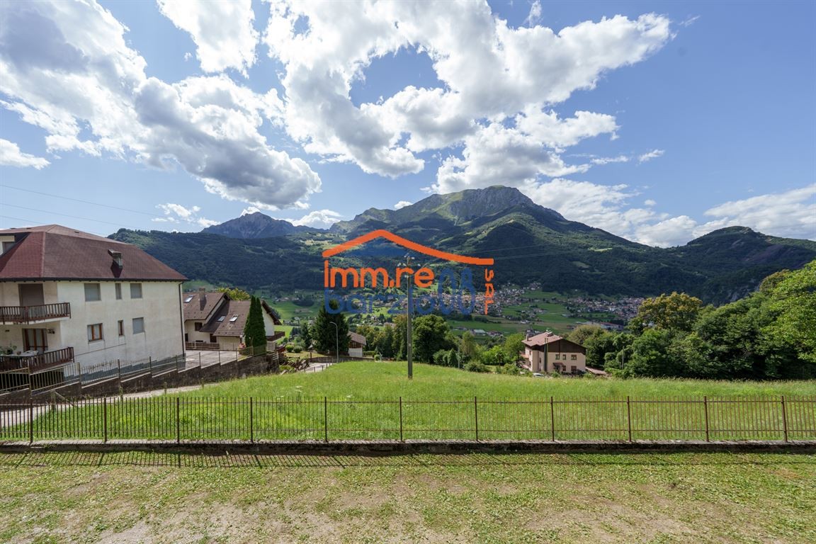 TRILOCALE CON BALCONI E BOX - BARZIO